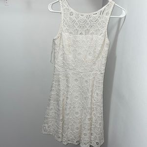 sale 3/$20 🎉 White Lace Dress